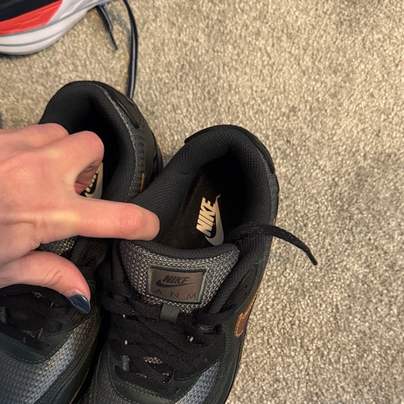 Women's Black and Green Sneakers - Picture 5 of 5